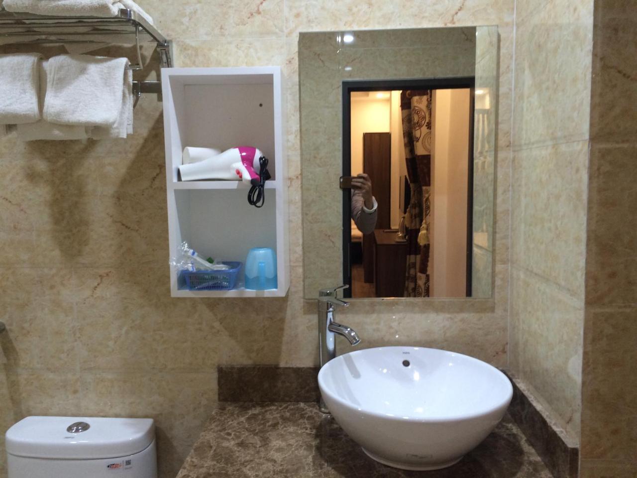 Khai Hoan Hotel Донгван Экстерьер фото